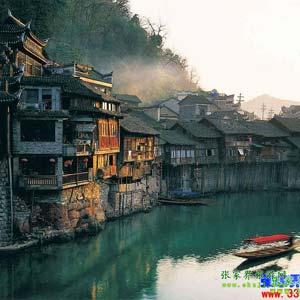 【長沙往返路線1】張家界、鳳凰古城、天子山、黃龍洞三晚四日游