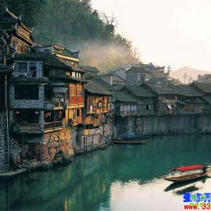 時尚商務C線：張家界、天門山、鳳凰古城四日游